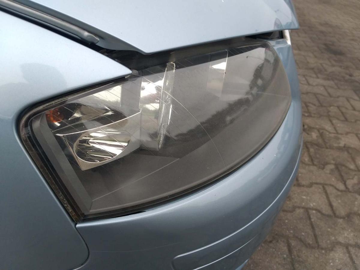 Audi A3 8P original Scheinwerfer vorn rechts Halogen Bj.2004